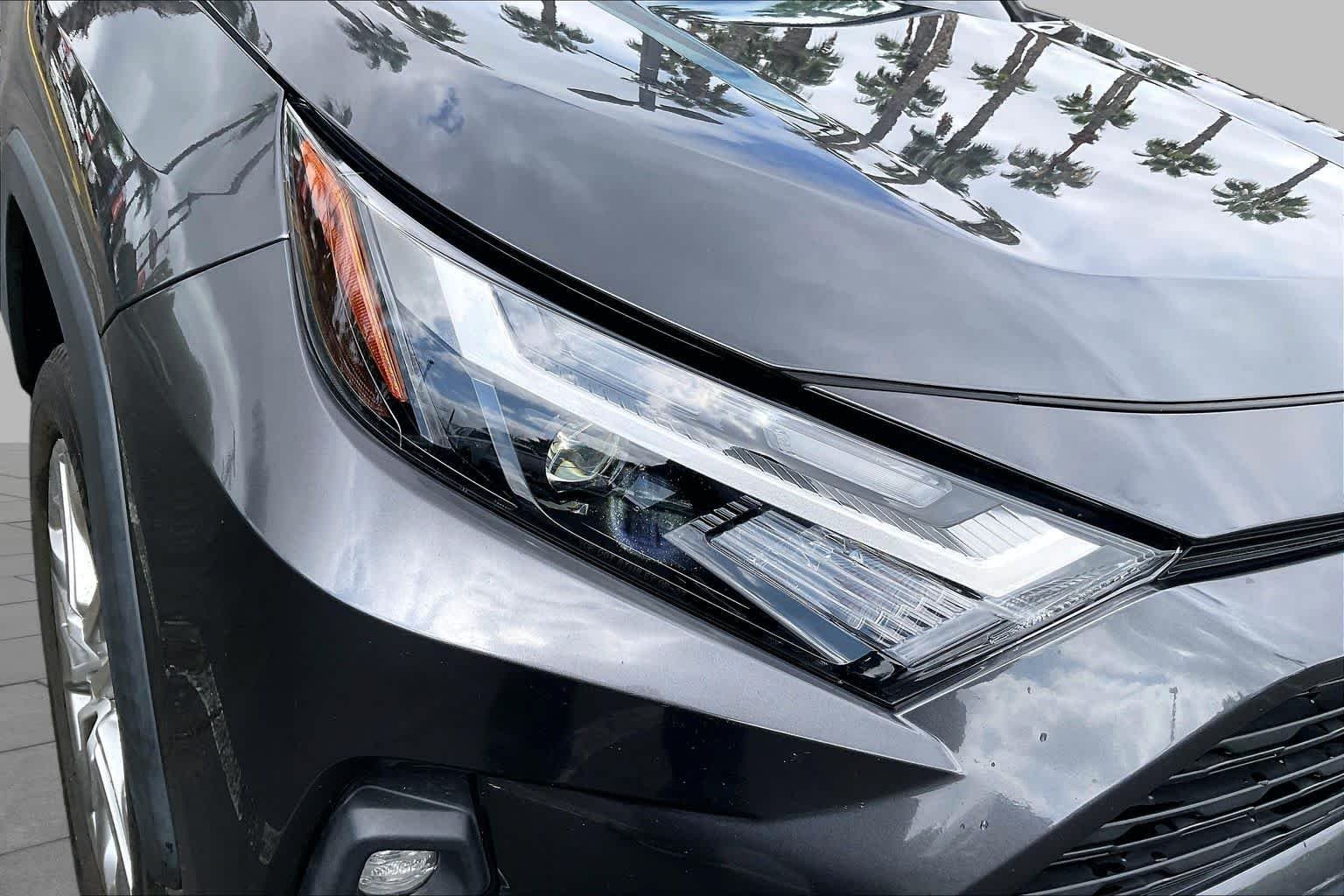 Used 2024 Magnetic Gray Metallic Toyota XLE Premium image 27