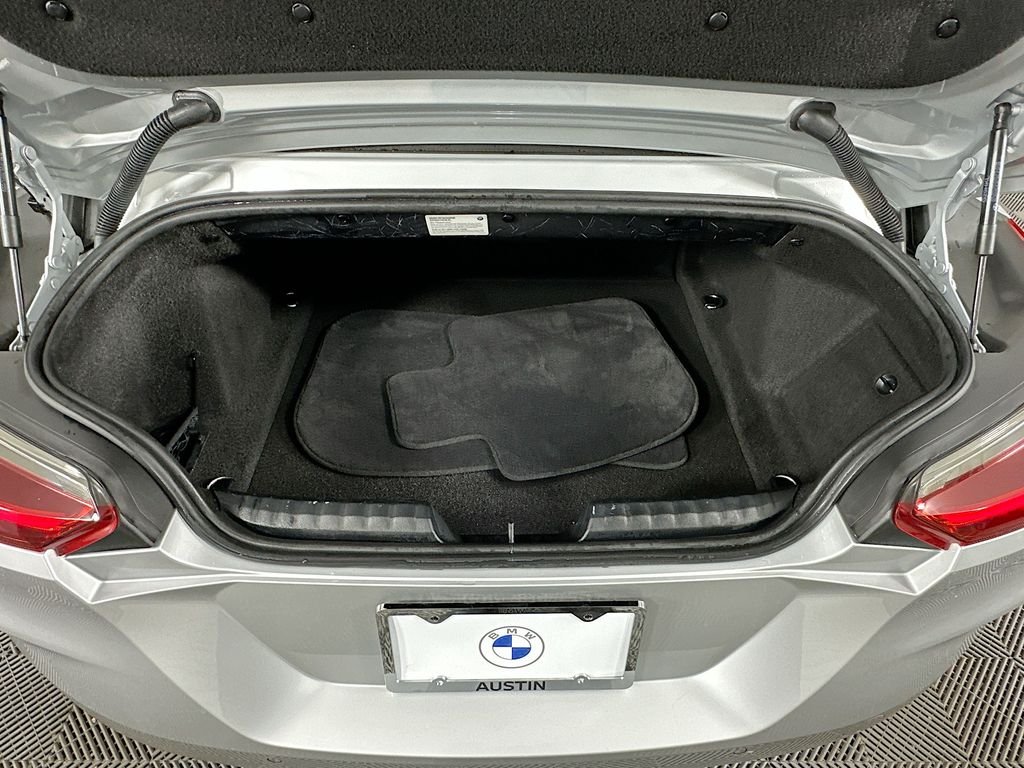 Used 2022 Glacier Silver Metallic BMW sDrive30i image 24