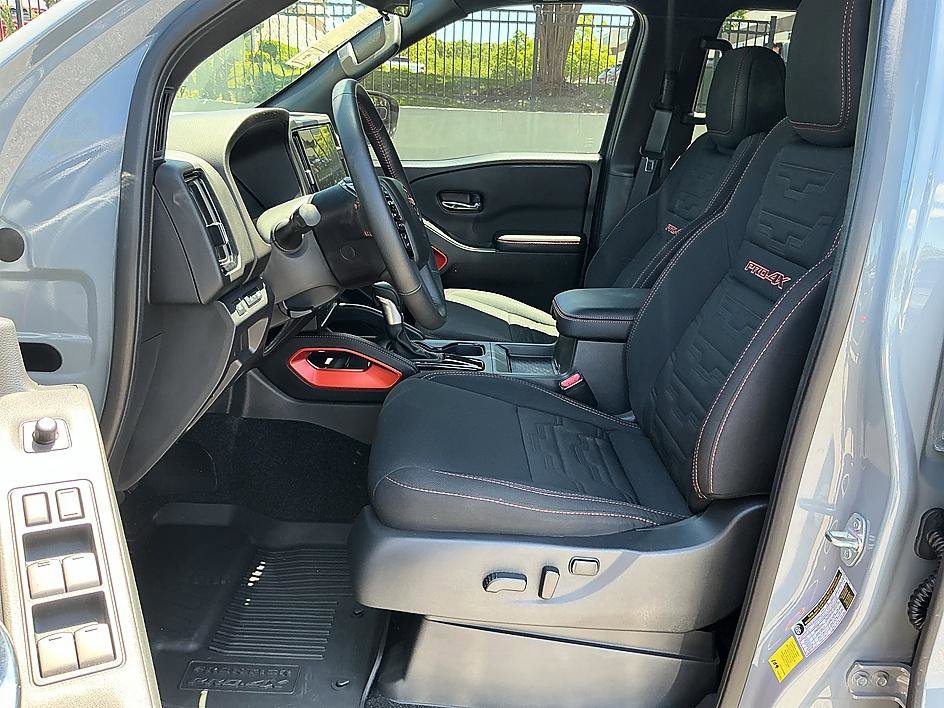 Used 2025 Boulder Gray Pearl Nissan PRO-4X image 12