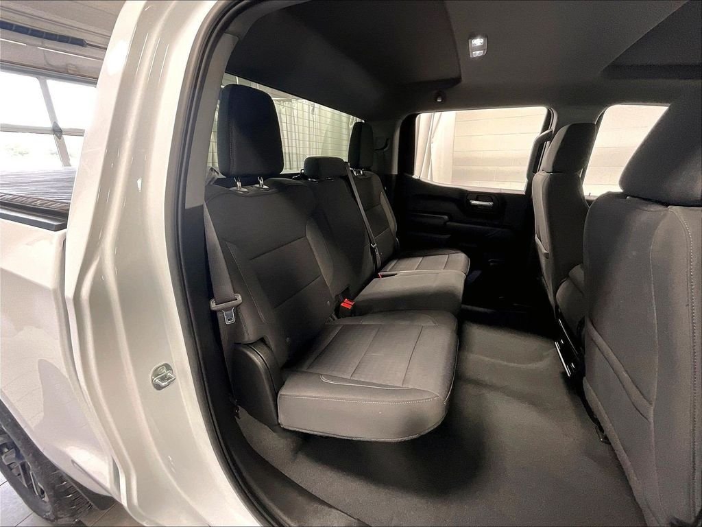 Used 2023 White Chevrolet Custom image 16