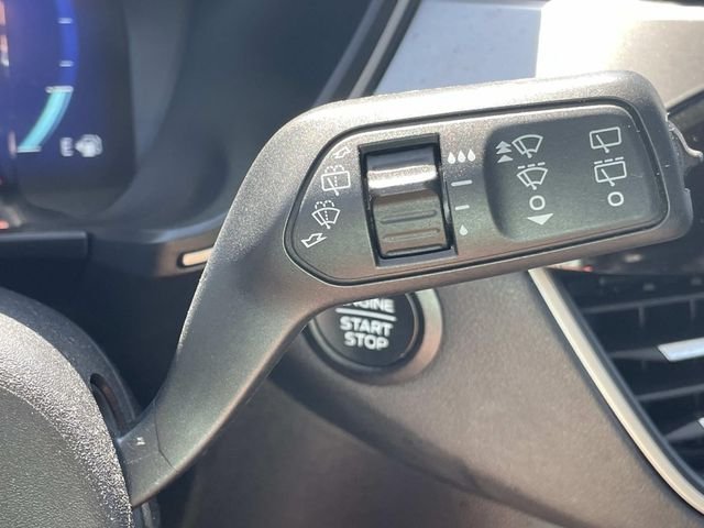 Used 2022 Silver Ford SEL image 23