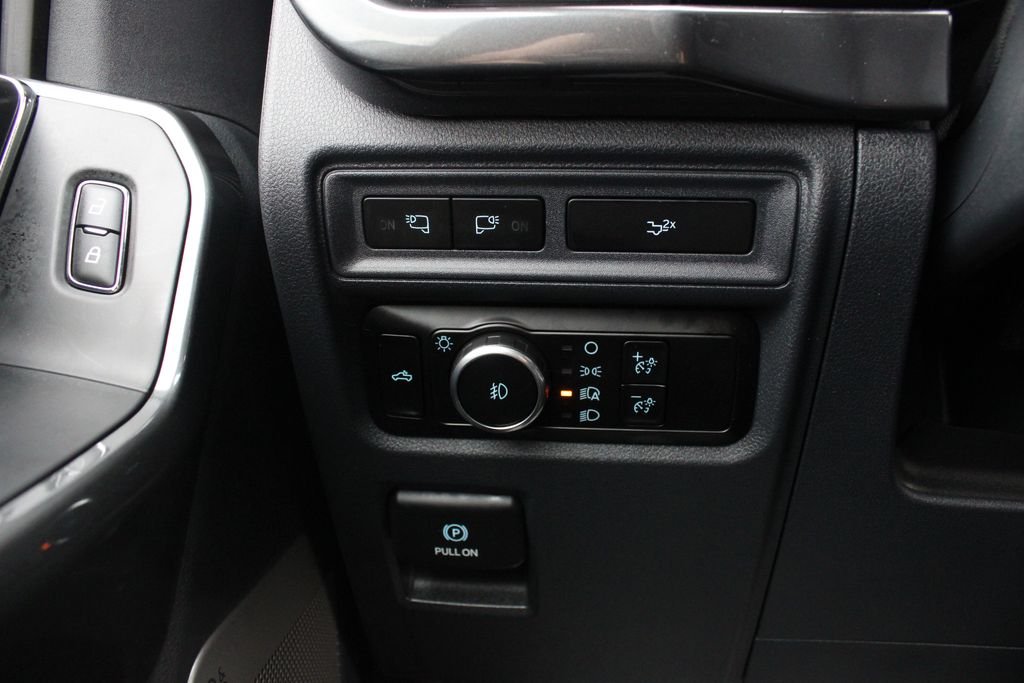 Used 2023 Red Ford XLT image 9