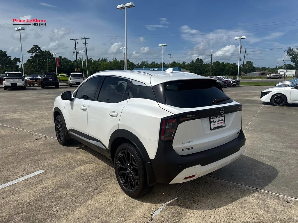 Certified Used 2025 Aspen White TriCoat Nissan SR image 5