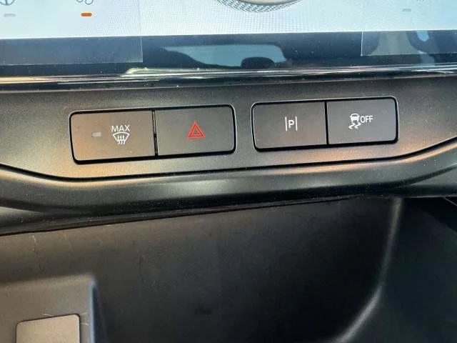 2025 Ford F-150 Lightning Flash - Photo 24