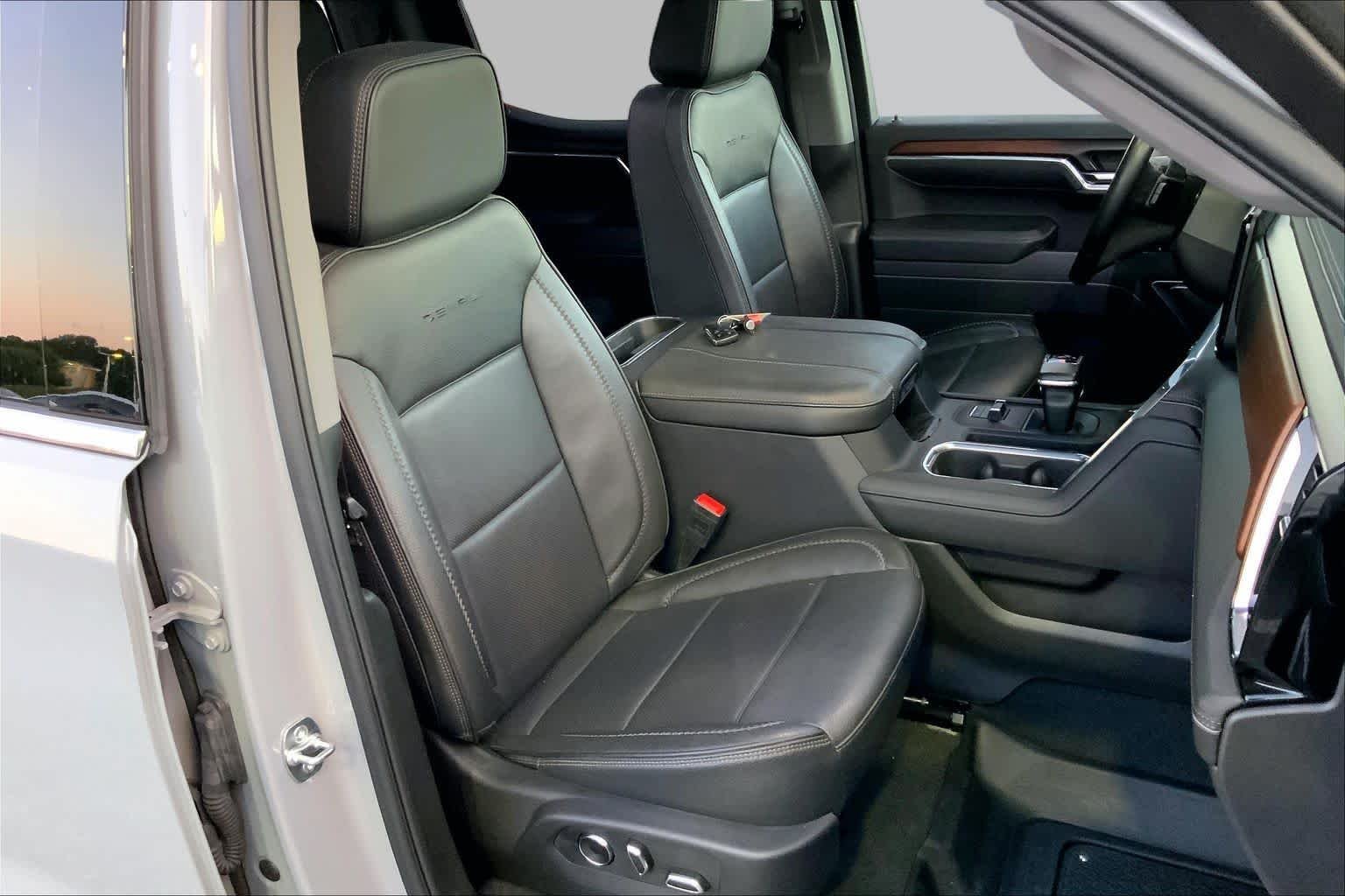 Used 2025 Thunderstorm Gray GMC Denali image 8