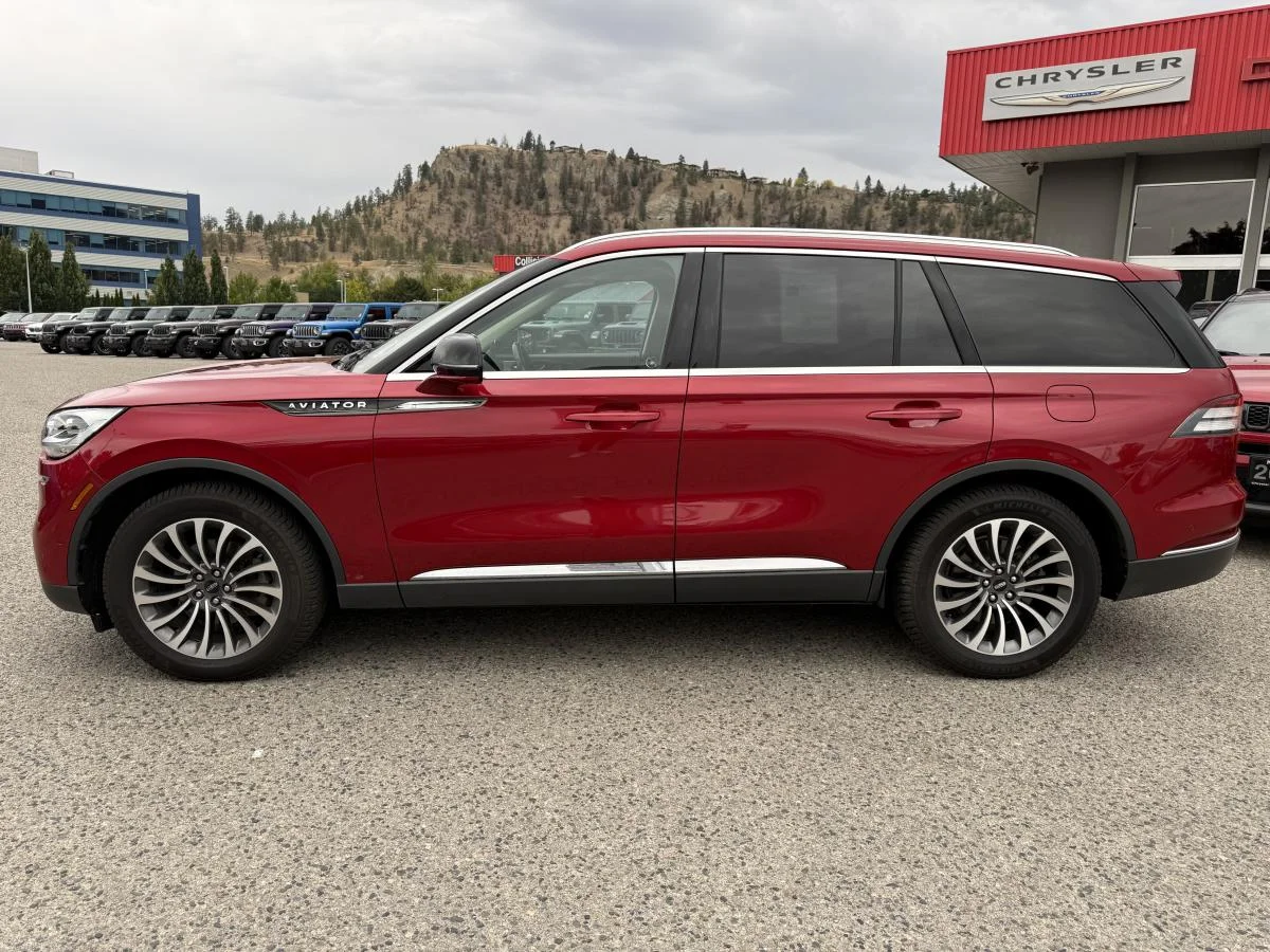 Used 2020 Red Lincoln Reserve Awd image 3