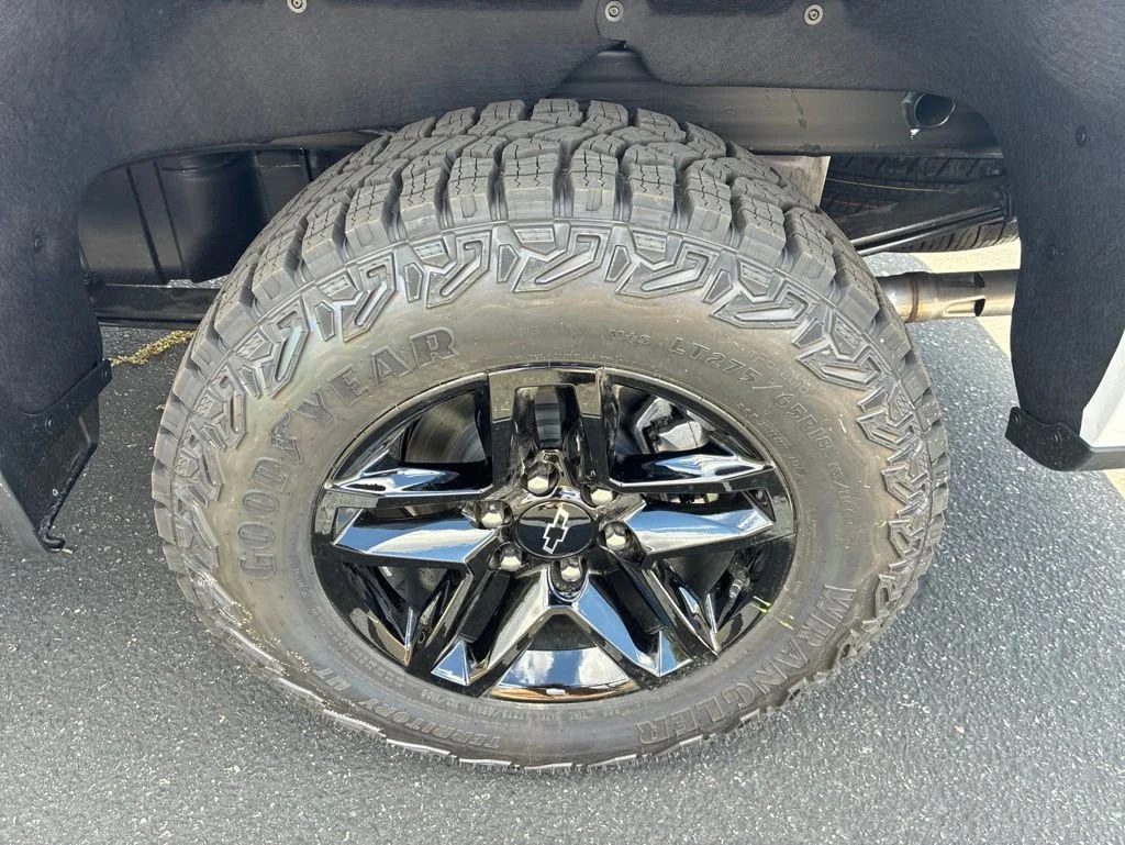 New 2026 Summit White Chevrolet Custom Trail Boss image 9