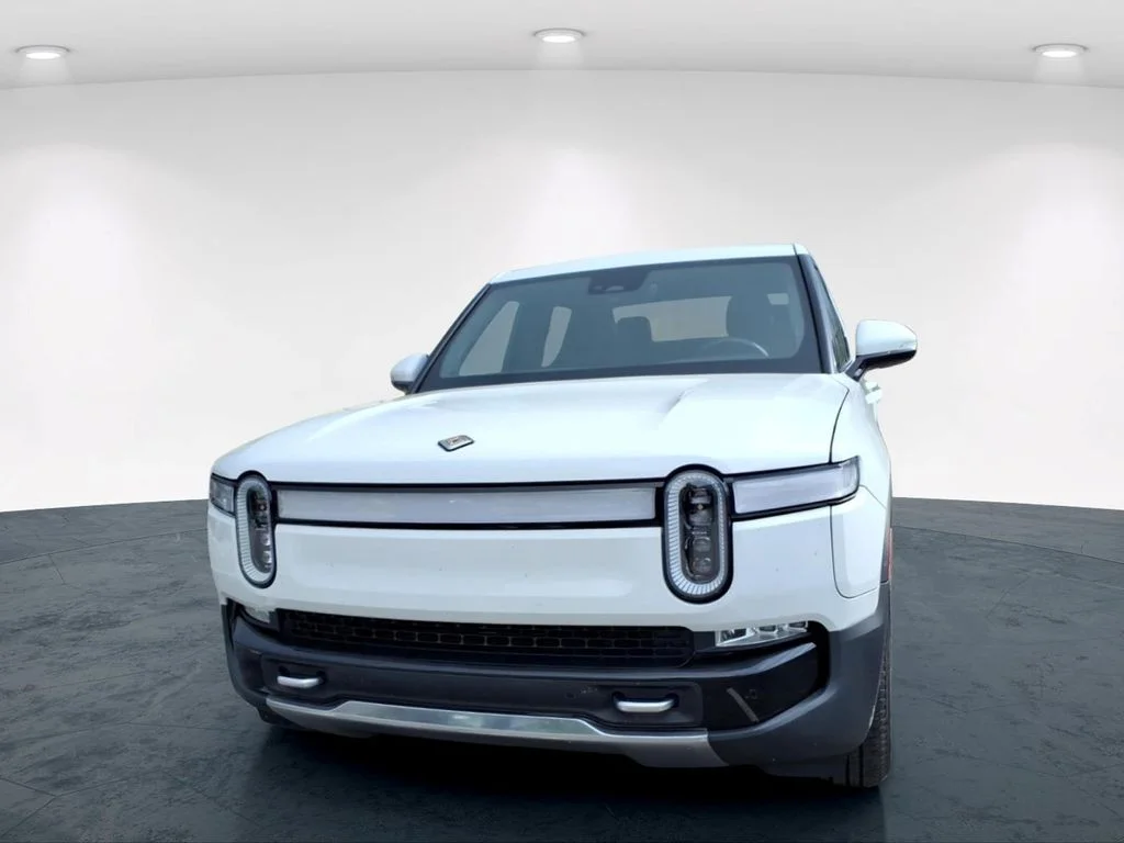 Used 2022 White Rivian Adventure image 5