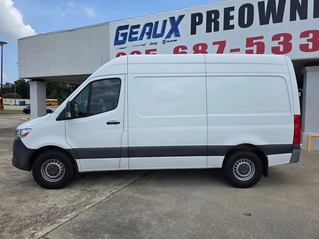 Used 2021 White Mercedes-Benz Cargo 144 WB image 3