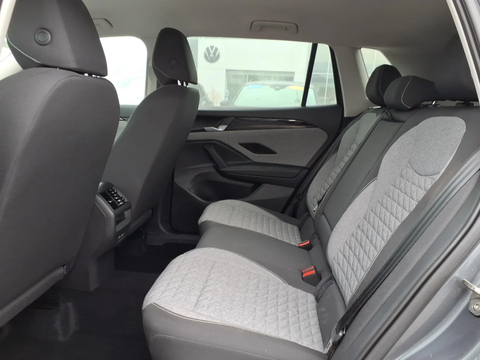 Used 2025 Platinum Gray Metallic Volkswagen S image 13