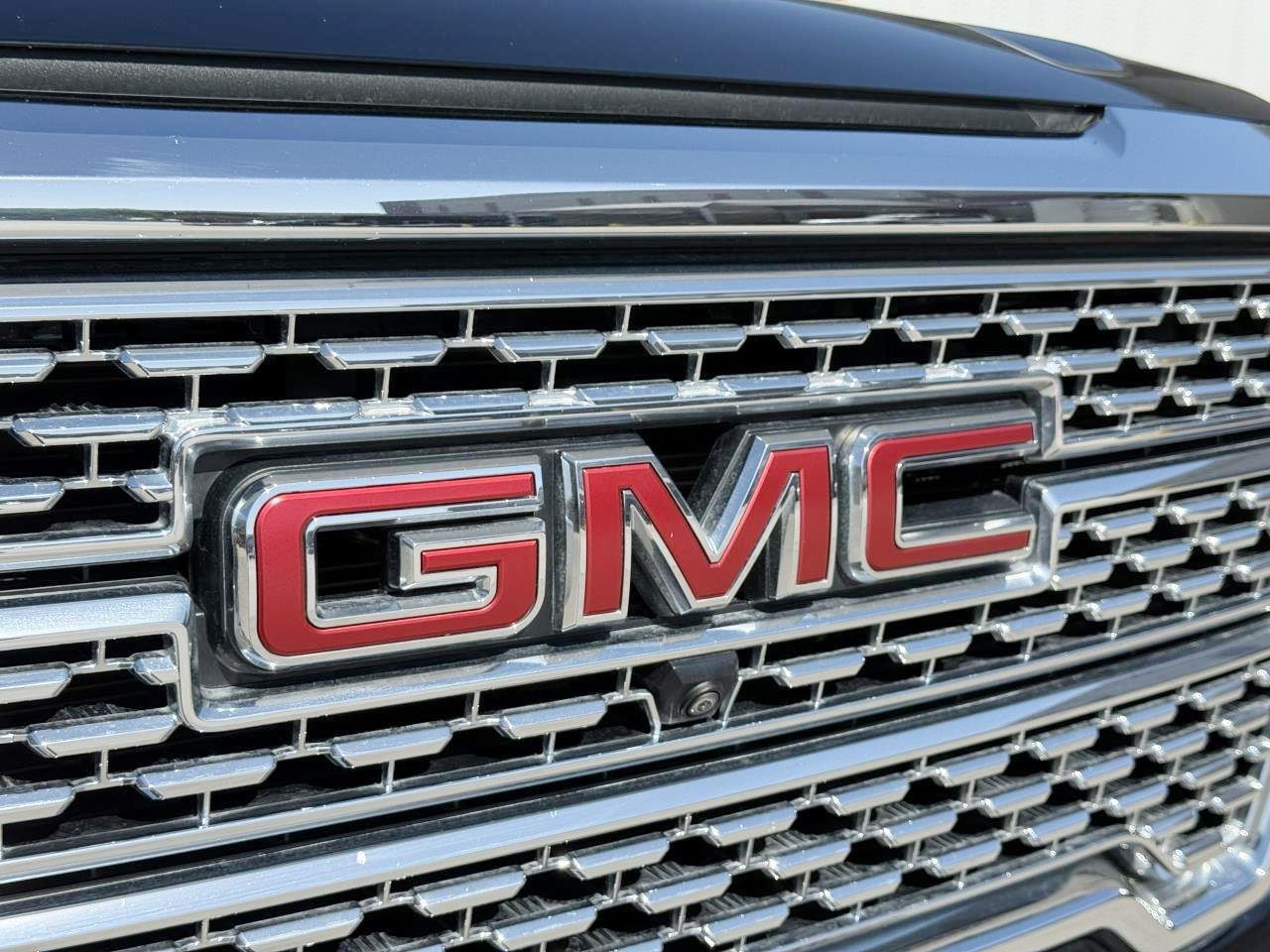 Used 2019 Onyx Black GMC Denali image 32
