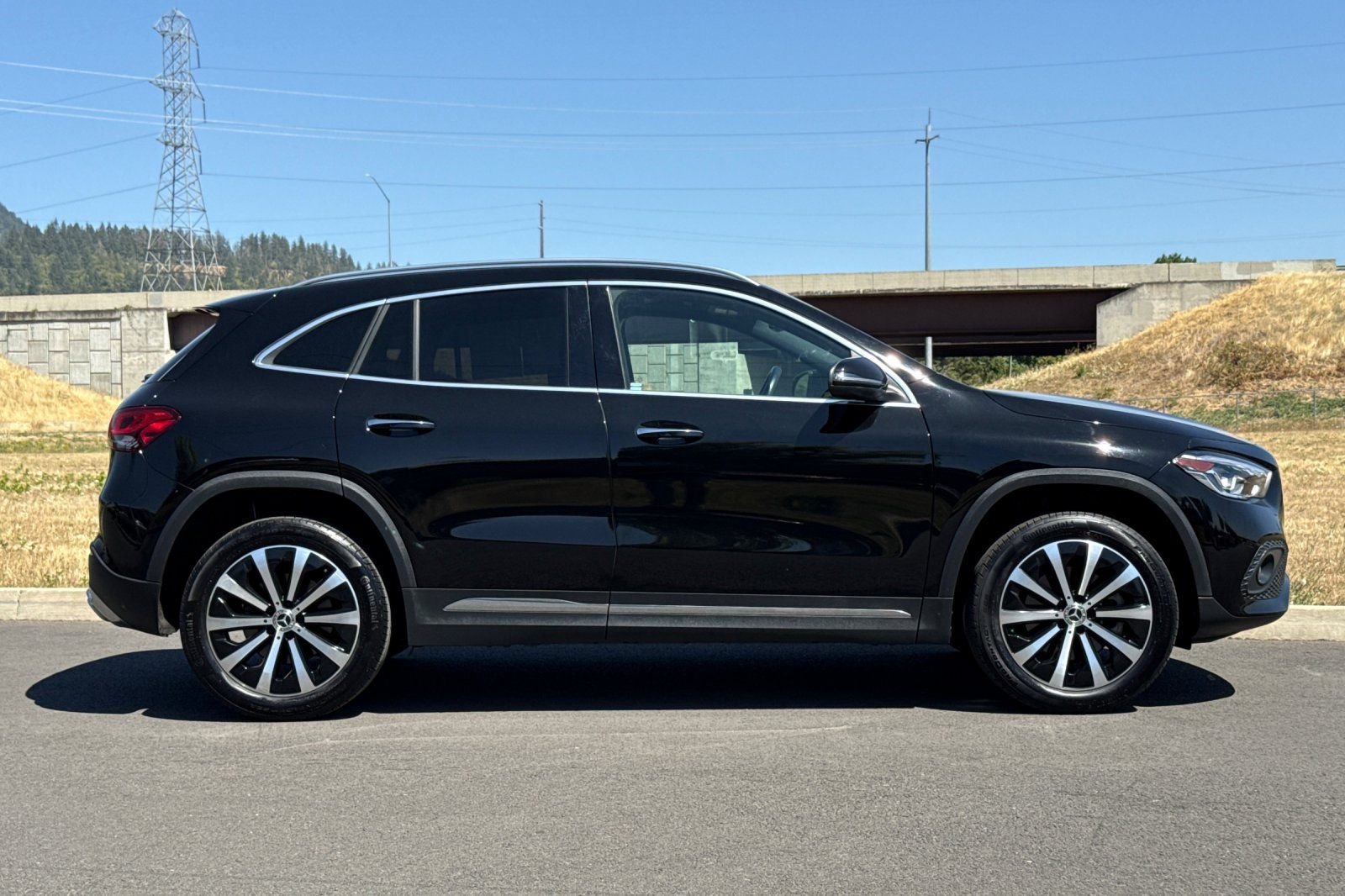Used 2023  Mercedes-Benz GLA 250 image 2