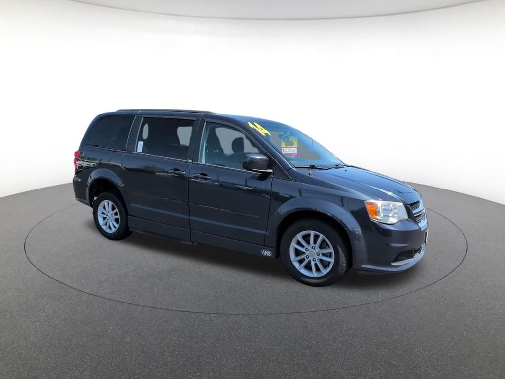 Used 2014 Gray Dodge SXT image 4
