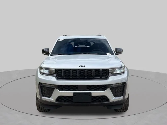 New 2026 Silver Zynith Exterior Paint Jeep Limited image 9