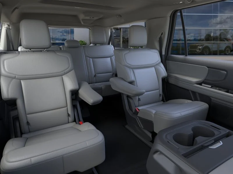 New 2026 Star White Metallic Tri-Coat Ford MAX Active image 11