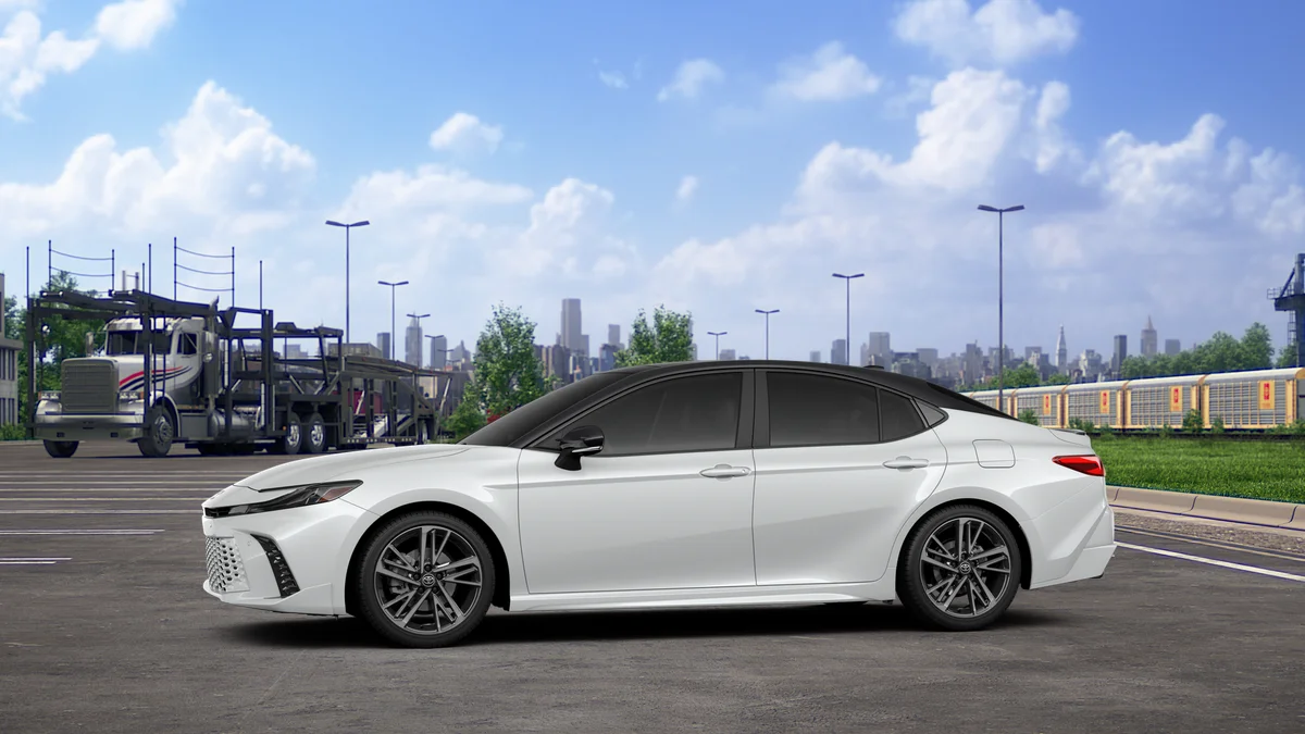 New 2026 Wind Chill Pearl with Midnight Black Metallic roof Toyota XSE image 3