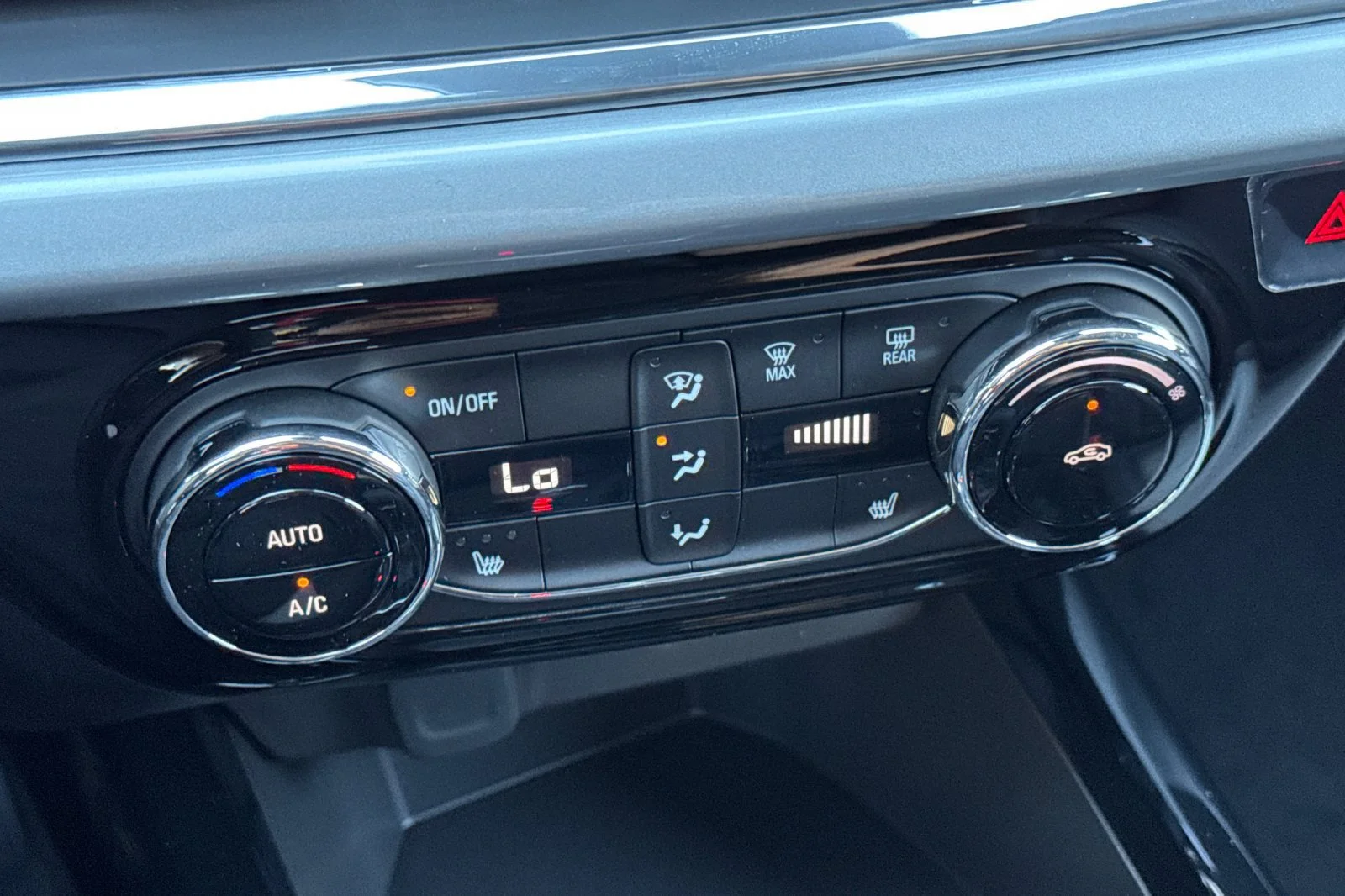 2026 Chevrolet Trax LT - Photo 19