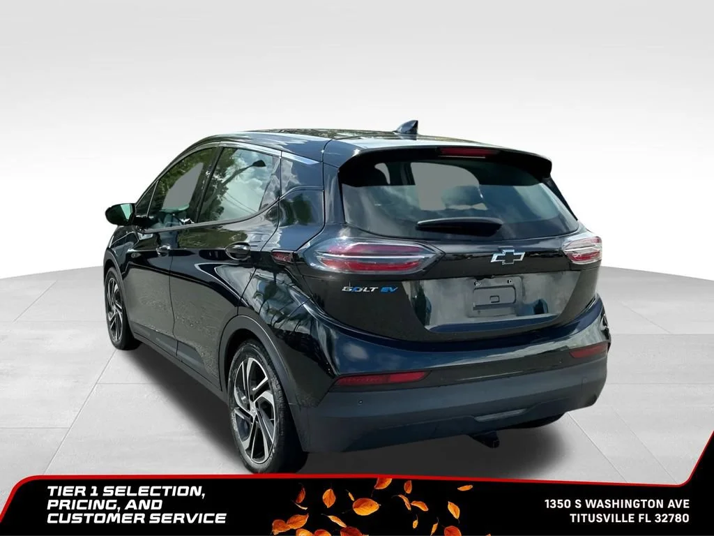 Used 2022 MOSAIC BLACK METALLIC Chevrolet 2LT image 5