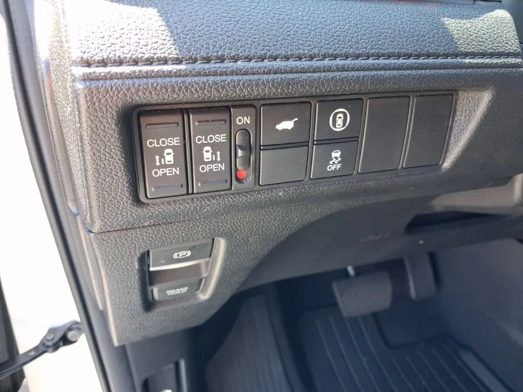 Used 2024  Honda Sport image 28