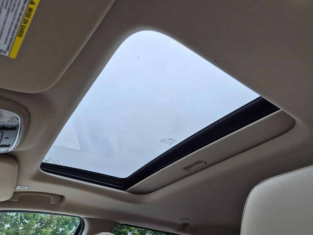 Used 2021 White Jeep Limited image 22