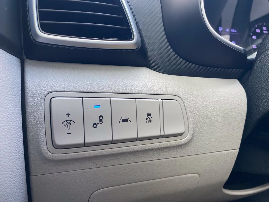Used 2019 Black Hyundai Value image 24