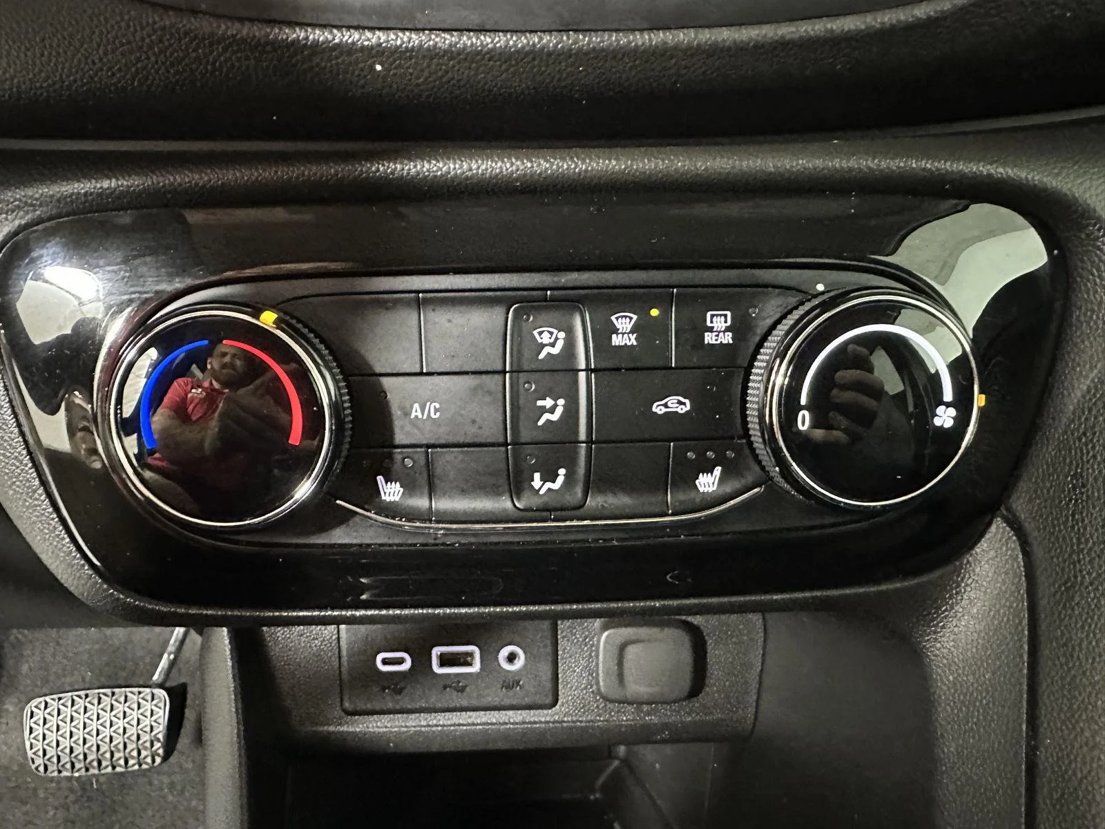 Used 2021 Black Currant Metallic Buick Preferred image 21