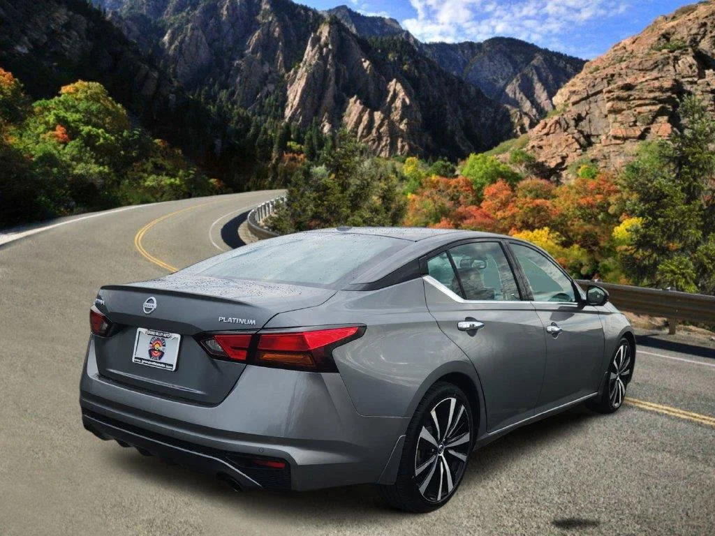 Used 2019 Gun Metallic Nissan 2.5 Platinum image 3