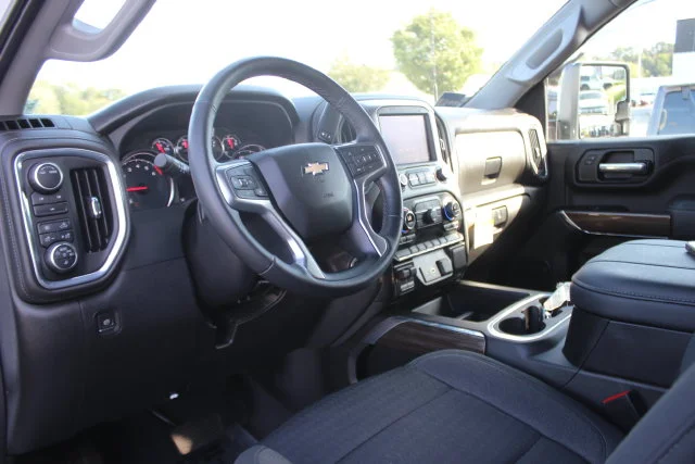 Used 2023 White Chevrolet LT image 3