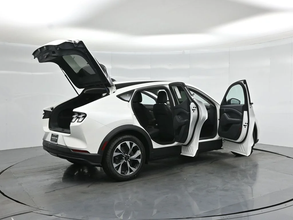 New 2026 Star White Metallic Tri-coat Ford Select image 5