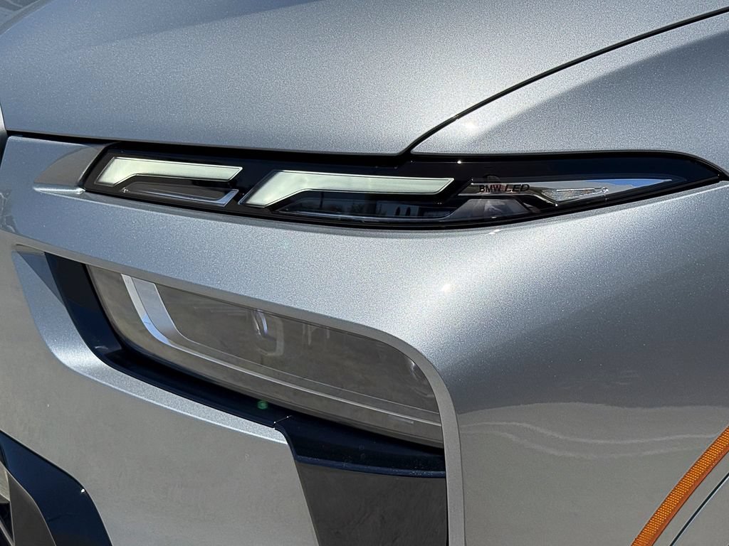 New 2027 Skyscraper Grey Metallic BMW xDrive40i image 8