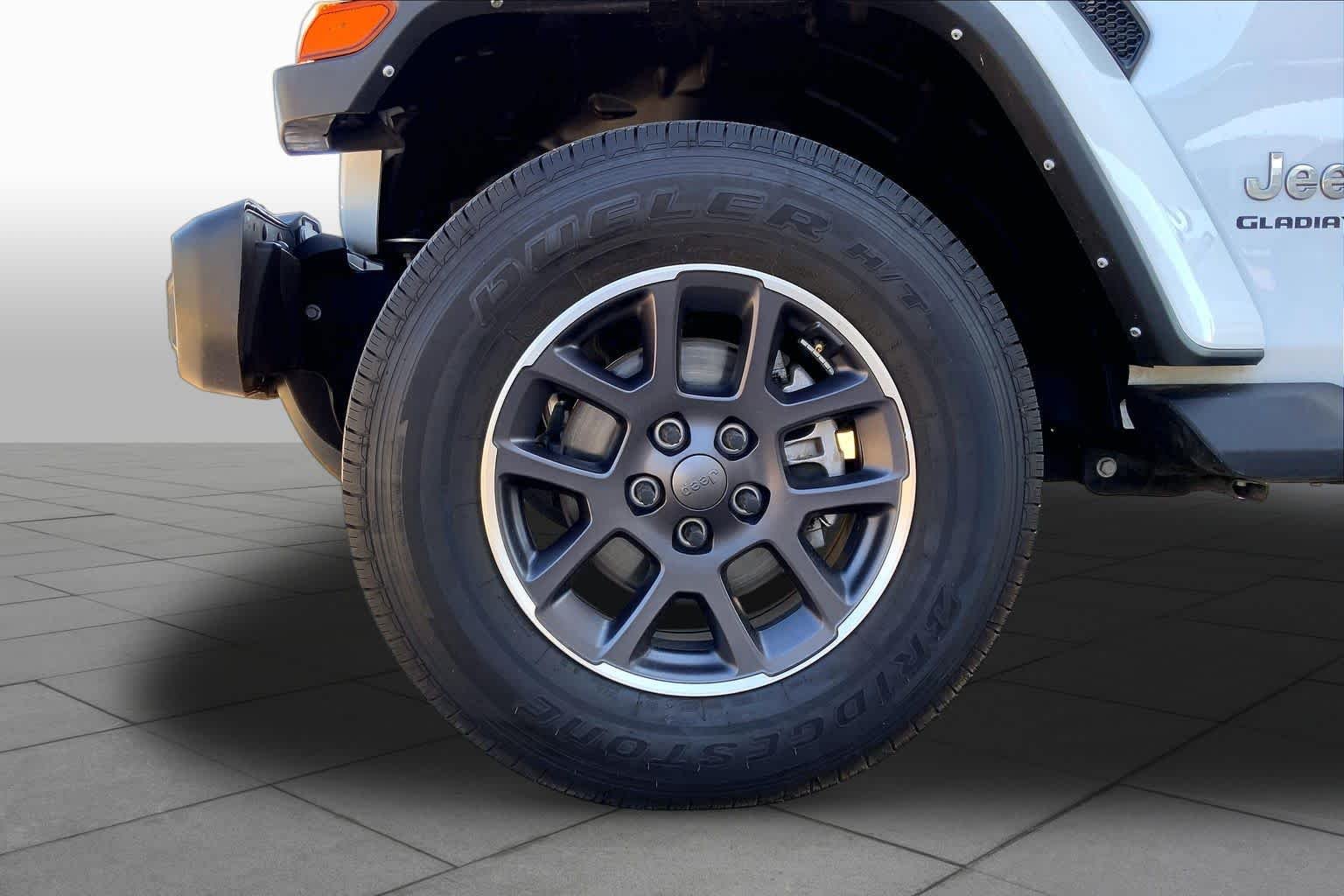 Used 2022 Bright White Clearcoat Jeep Overland image 21