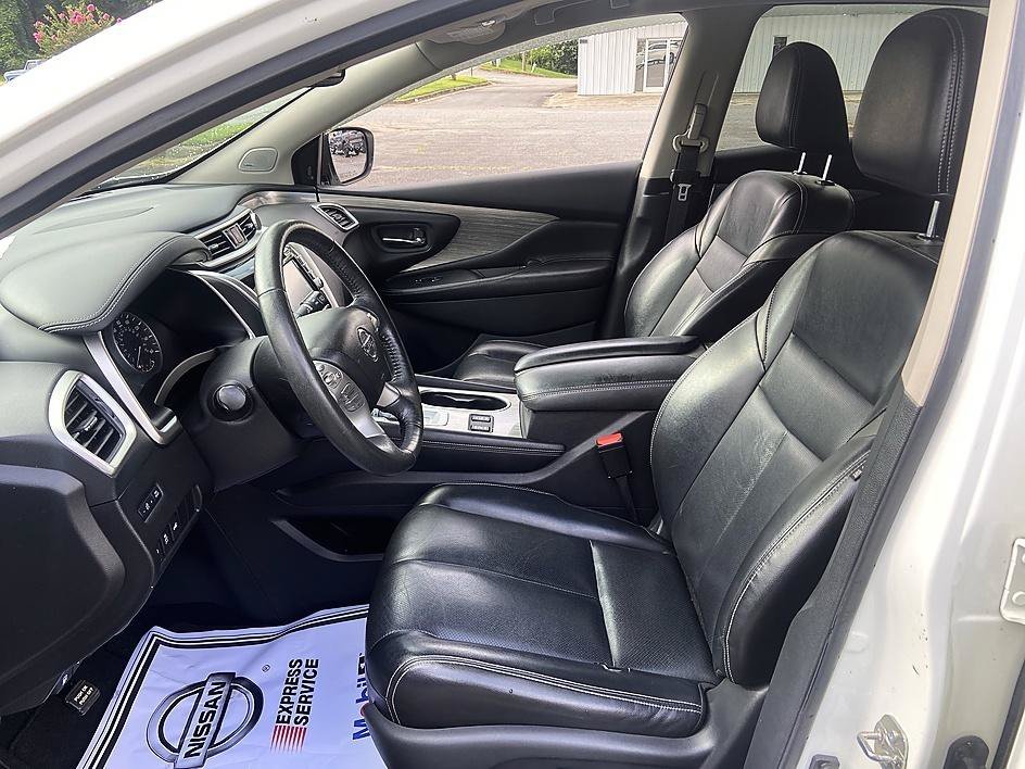 Used 2018 Pearl White Nissan SL image 12