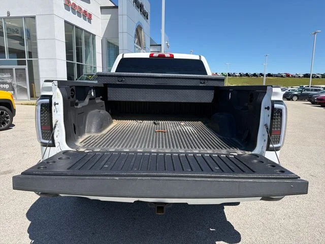 Used 2015 White GMC Base image 18