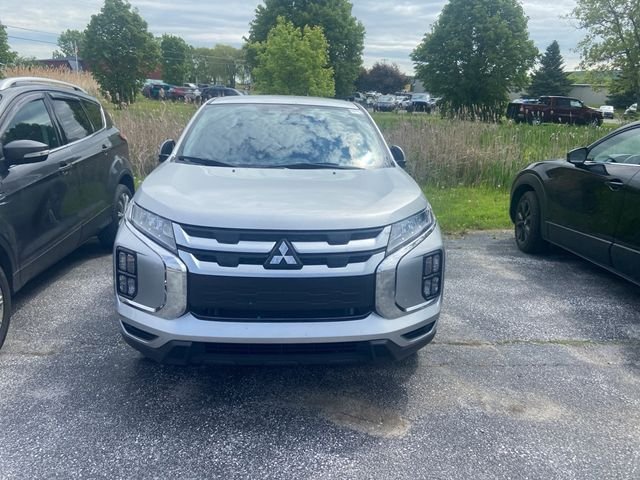 Used 2024 Silver Mitsubishi 2.0 SE image 2