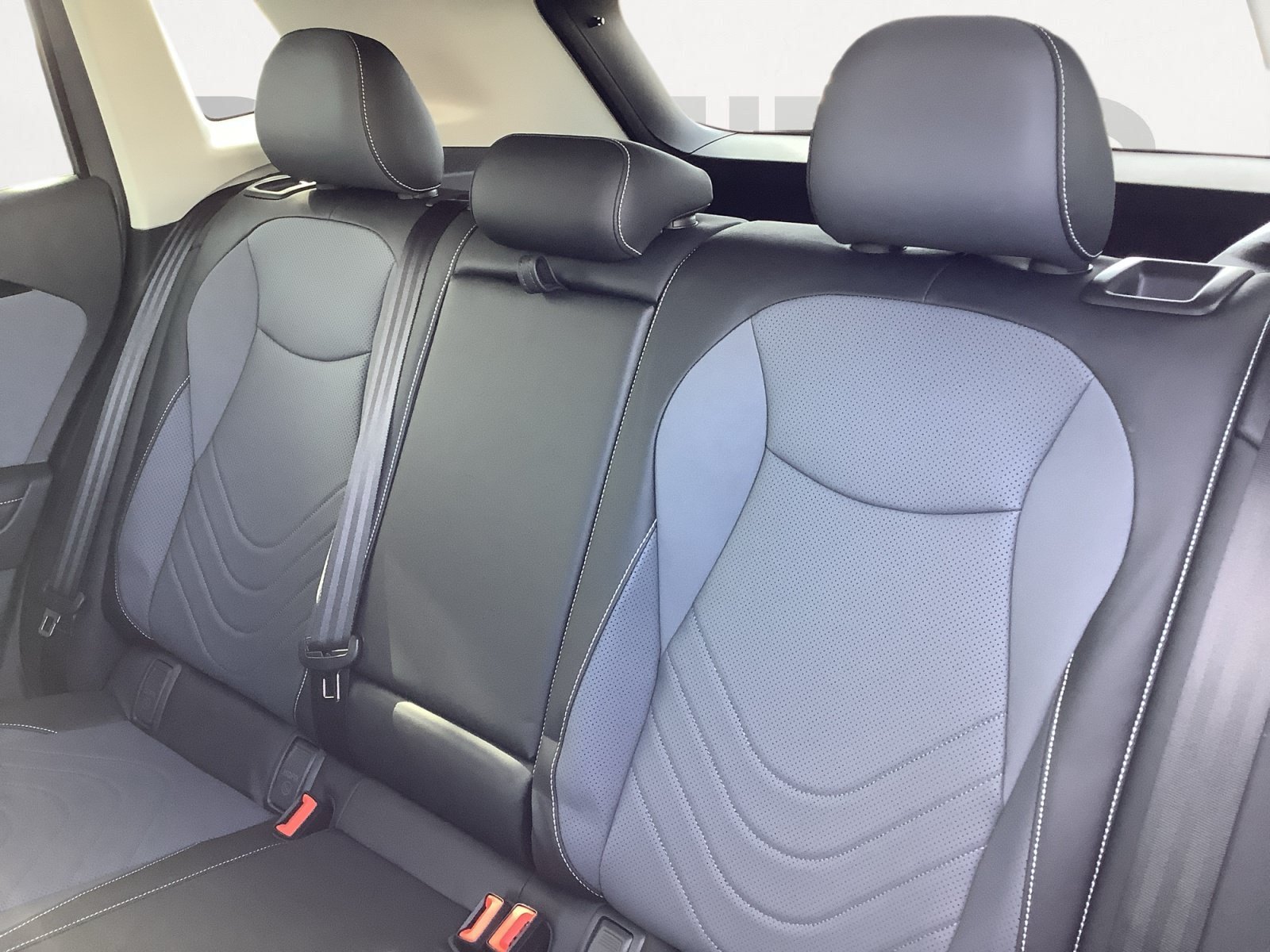 New 2026 Platinum Gray Metallic Volkswagen SE image 24