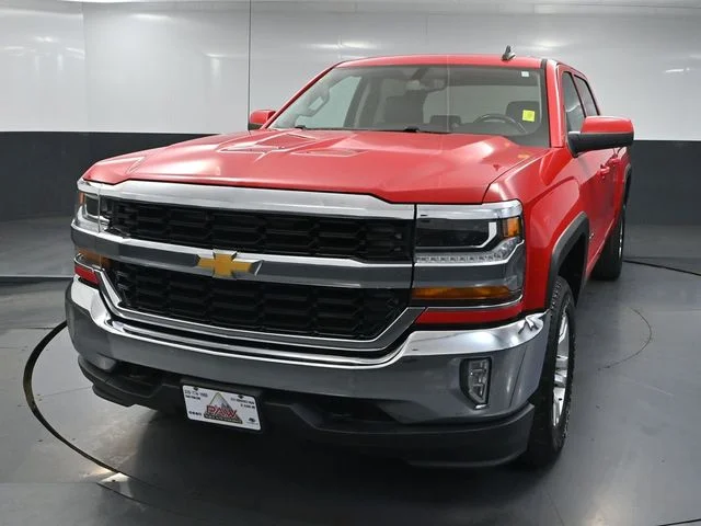 Used 2016 Red Chevrolet LT image 8