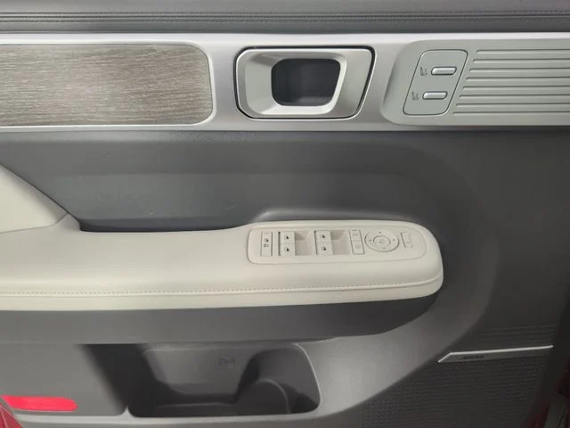 Used 2025 Red Hyundai Limited image 9