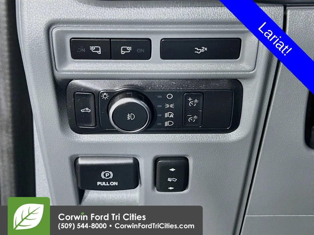 Used 2022 Atlas Blue Metallic Ford Lariat image 19
