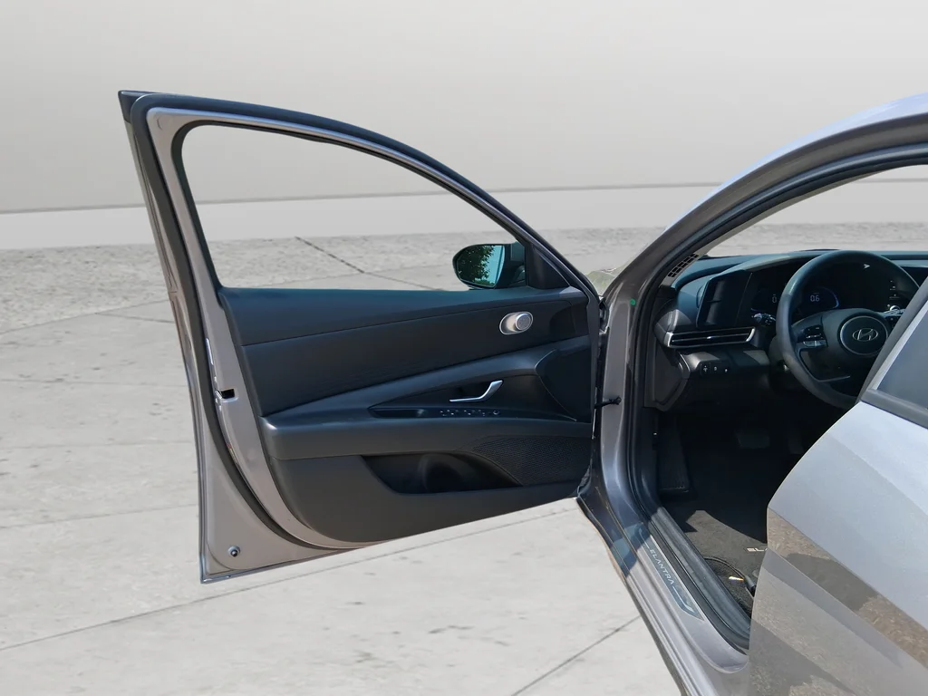 Used 2024 Silver Hyundai SE image 33