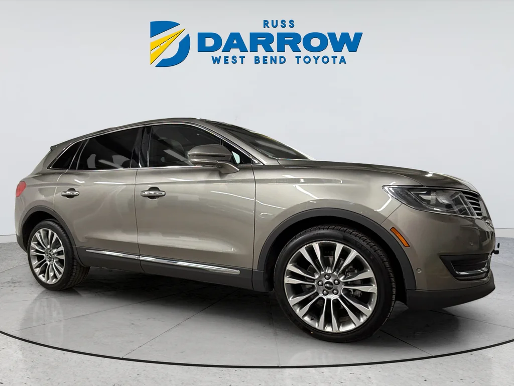 Used 2017 Gray Lincoln Reserve image 7