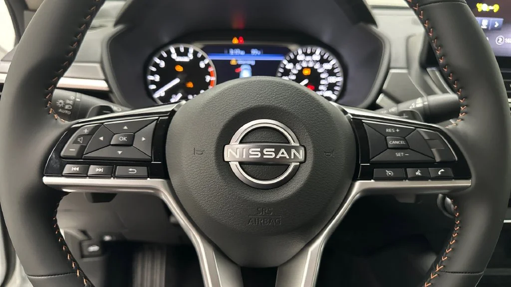 New 2026 White Nissan 2.5 SR image 15