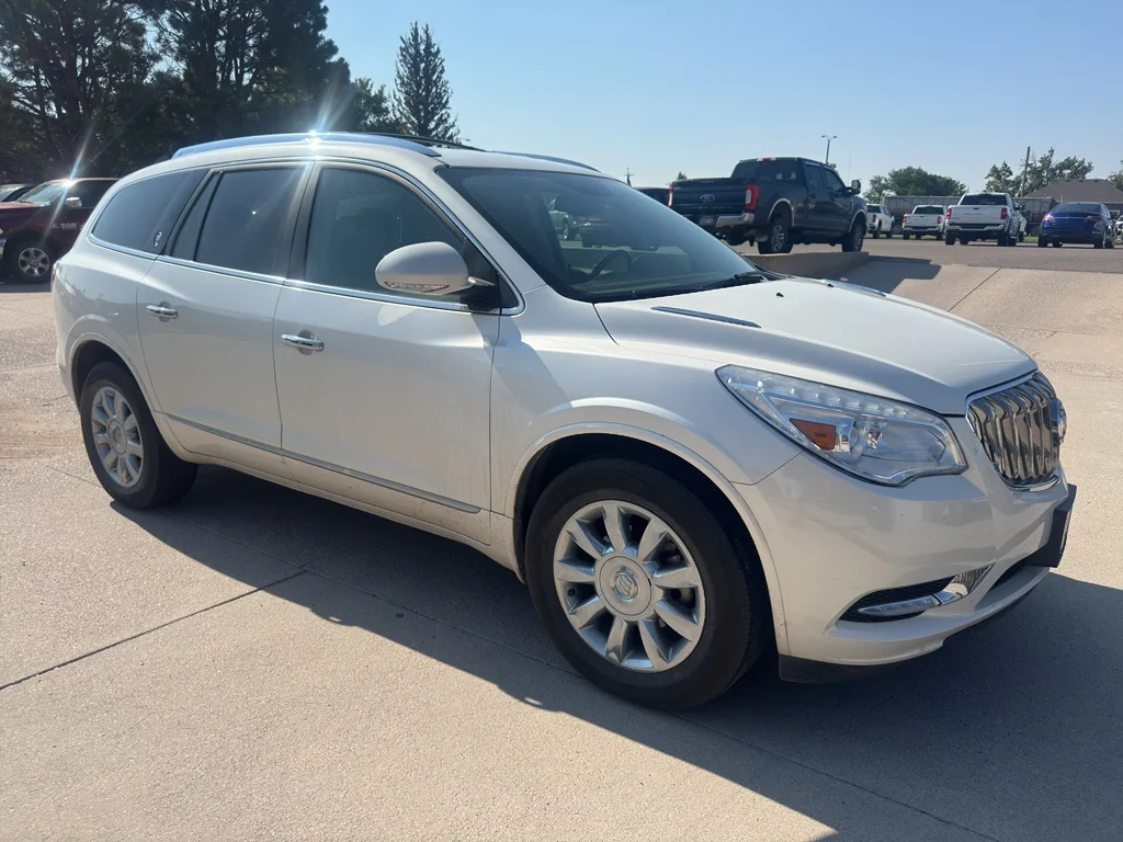 Used 2013  Buick Leather image 3