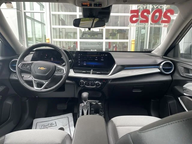 2025 Chevrolet Trax LT - Photo 38