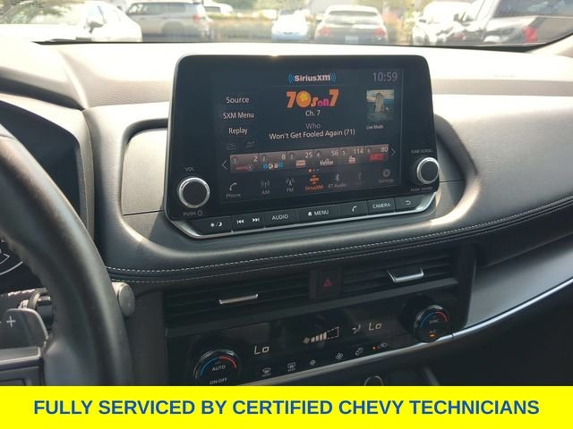 Used 2025 Beige/tan Nissan SV image 31