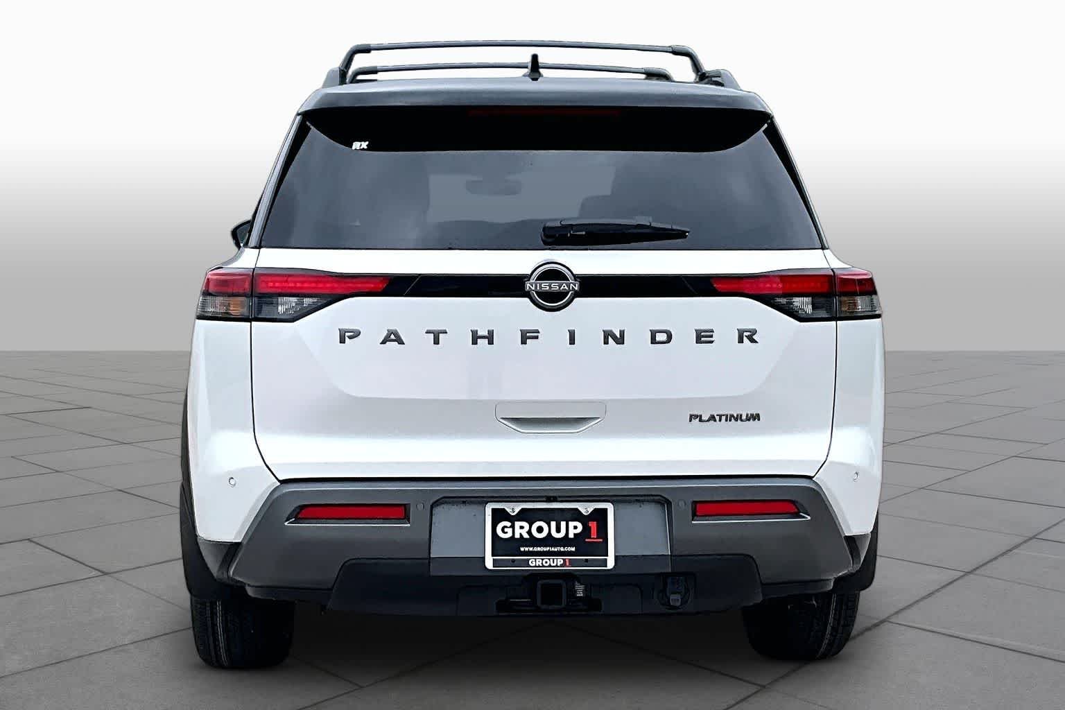 New 2026 Everest White Pearl TriCoat / Super Black Two-tone Nissan Platinum image 4