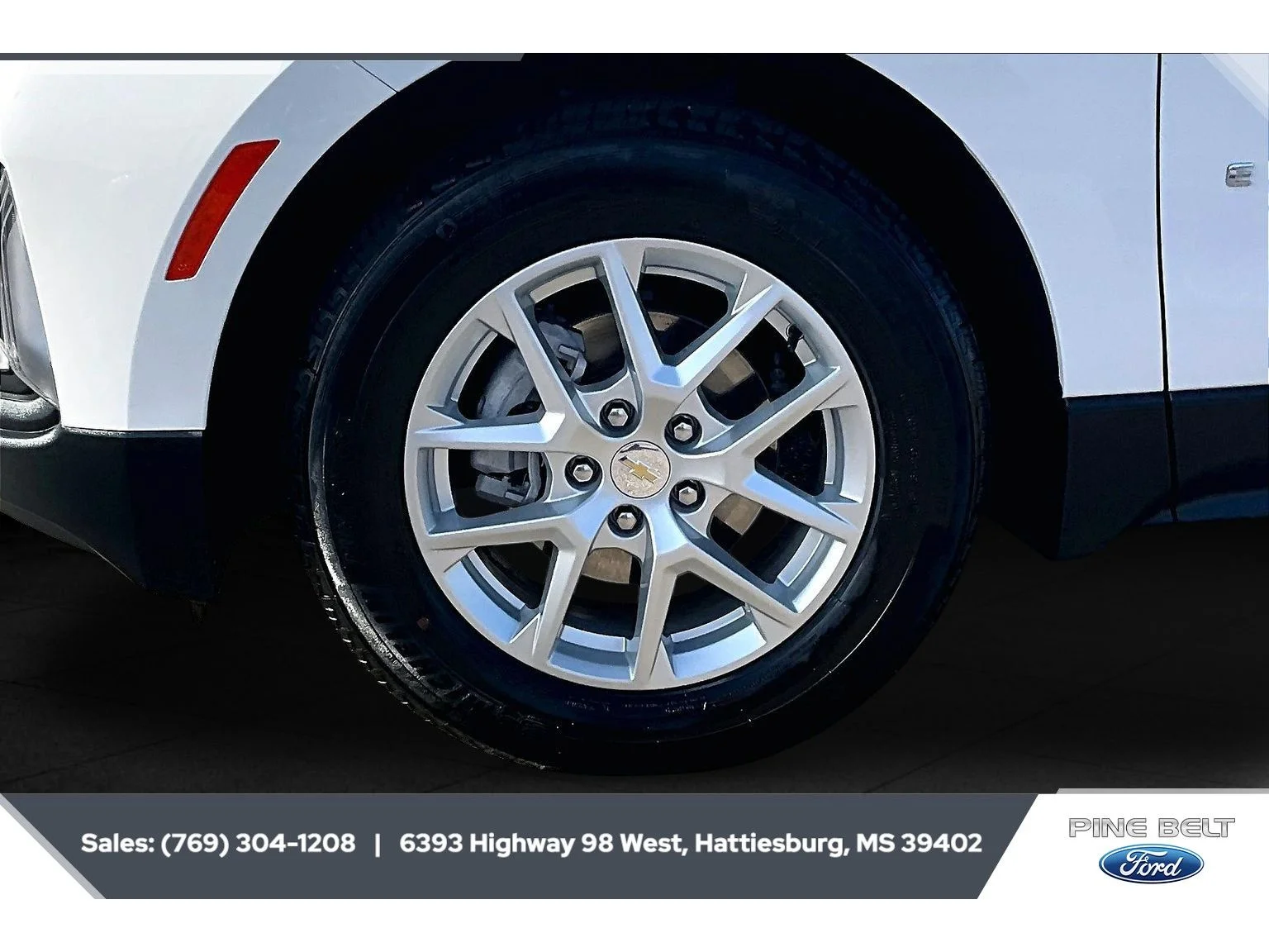 Used 2022 Summit White Chevrolet LT image 7
