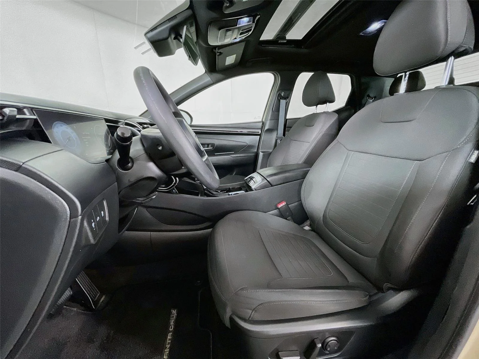 Used 2023 California Sand Hyundai SEL image 24