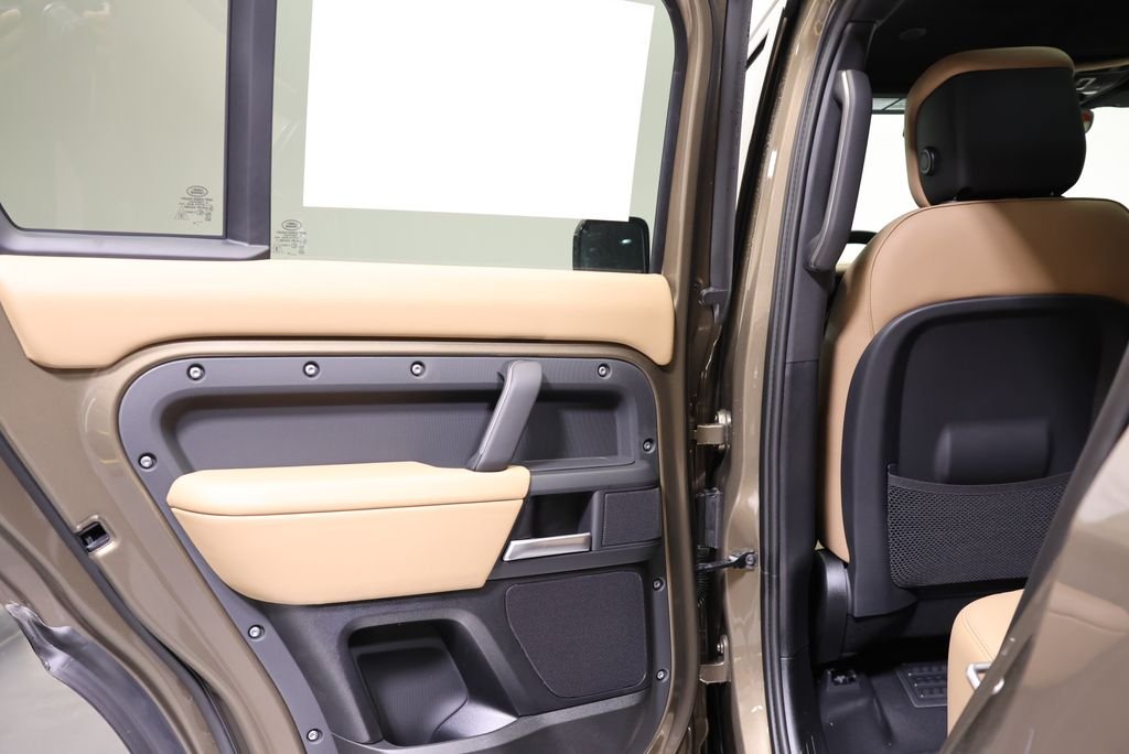 2026 Land Rover Defender X-Dynamic SE - Photo 32