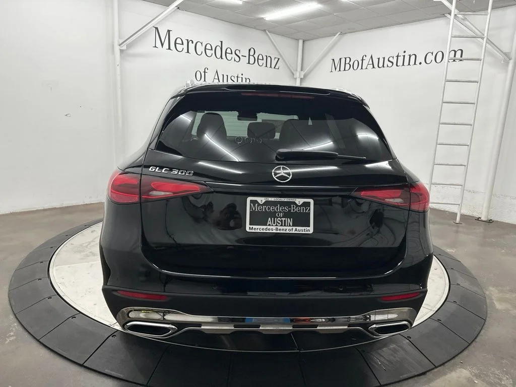 New 2027 Black Mercedes-Benz GLC 300 image 6