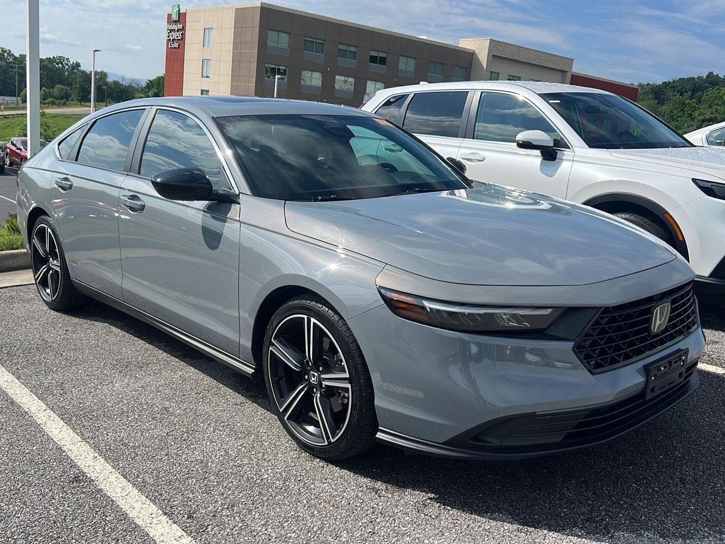 Used 2023 Urban Gray Pearl Honda Sport image 6